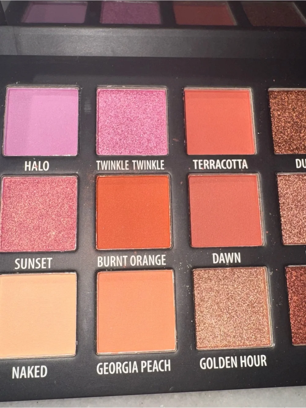 Day & night eyeshadow palette